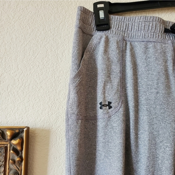 Under Armour Joggers 🌻 - Picture 3 of 4